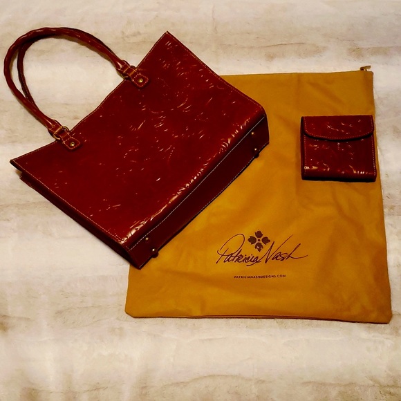 Patricia Nash Handbags - Patricia Nash Handbag,wallet and dust cover.